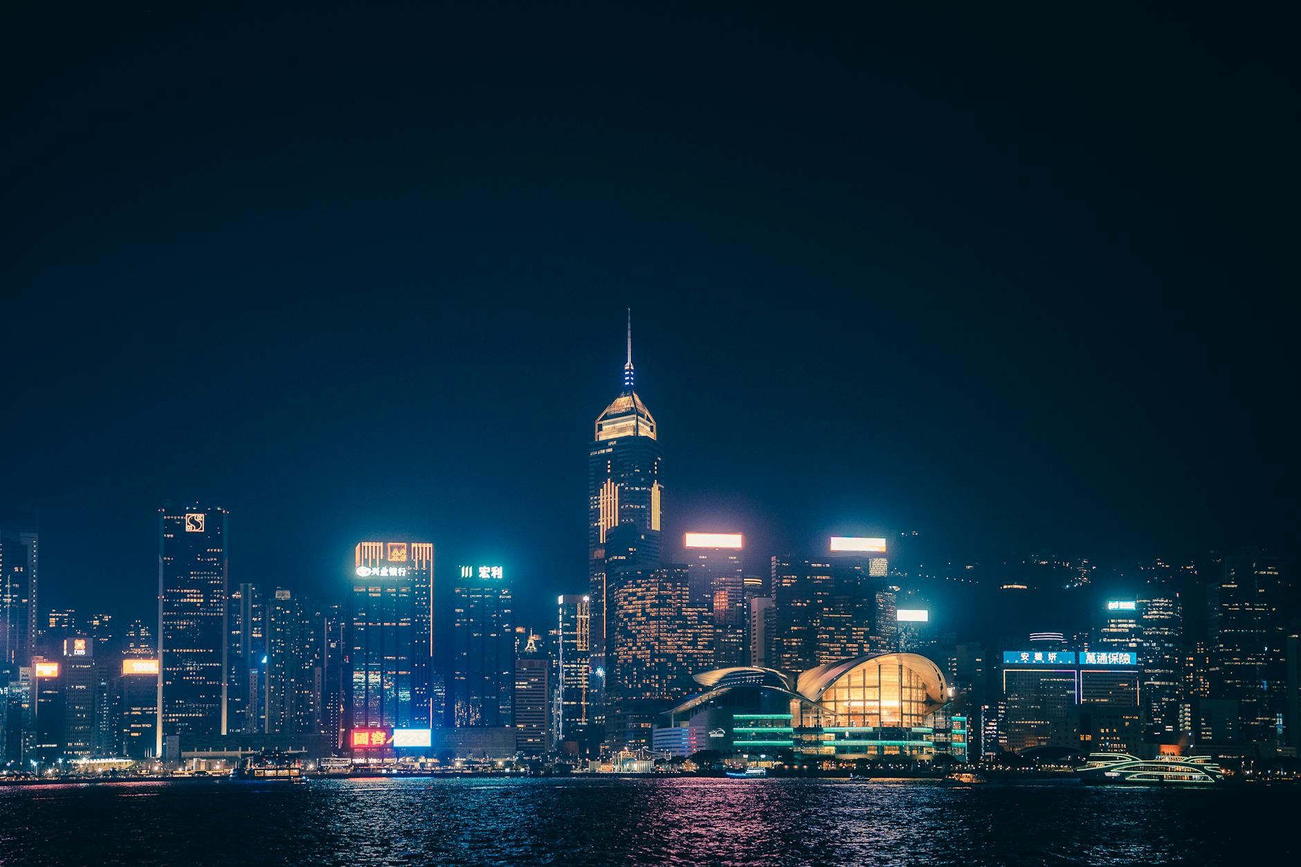 China’s Crypto U-Turn: Hong Kong Banks Now Offering Digital Asset Services