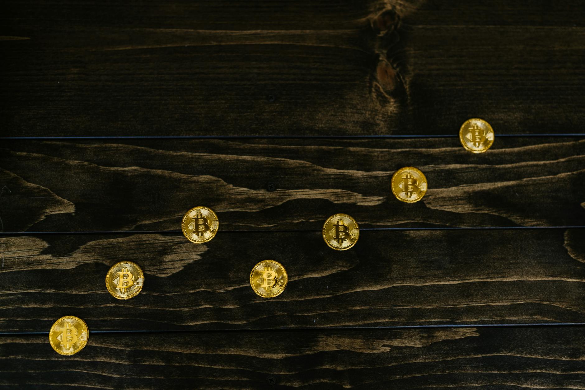 Bitcoin ETF Inflows Surge to Historic $2 Billion Weekly High
